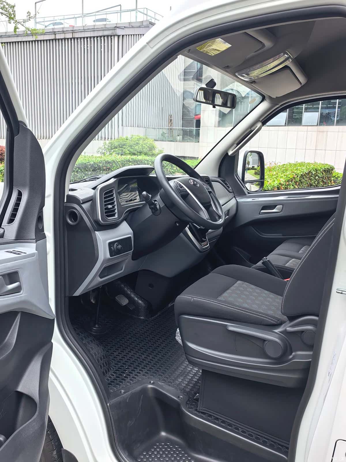 Maxus V80, 2025 10