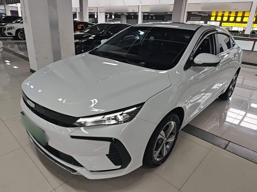 Geely EmgrandL HiP