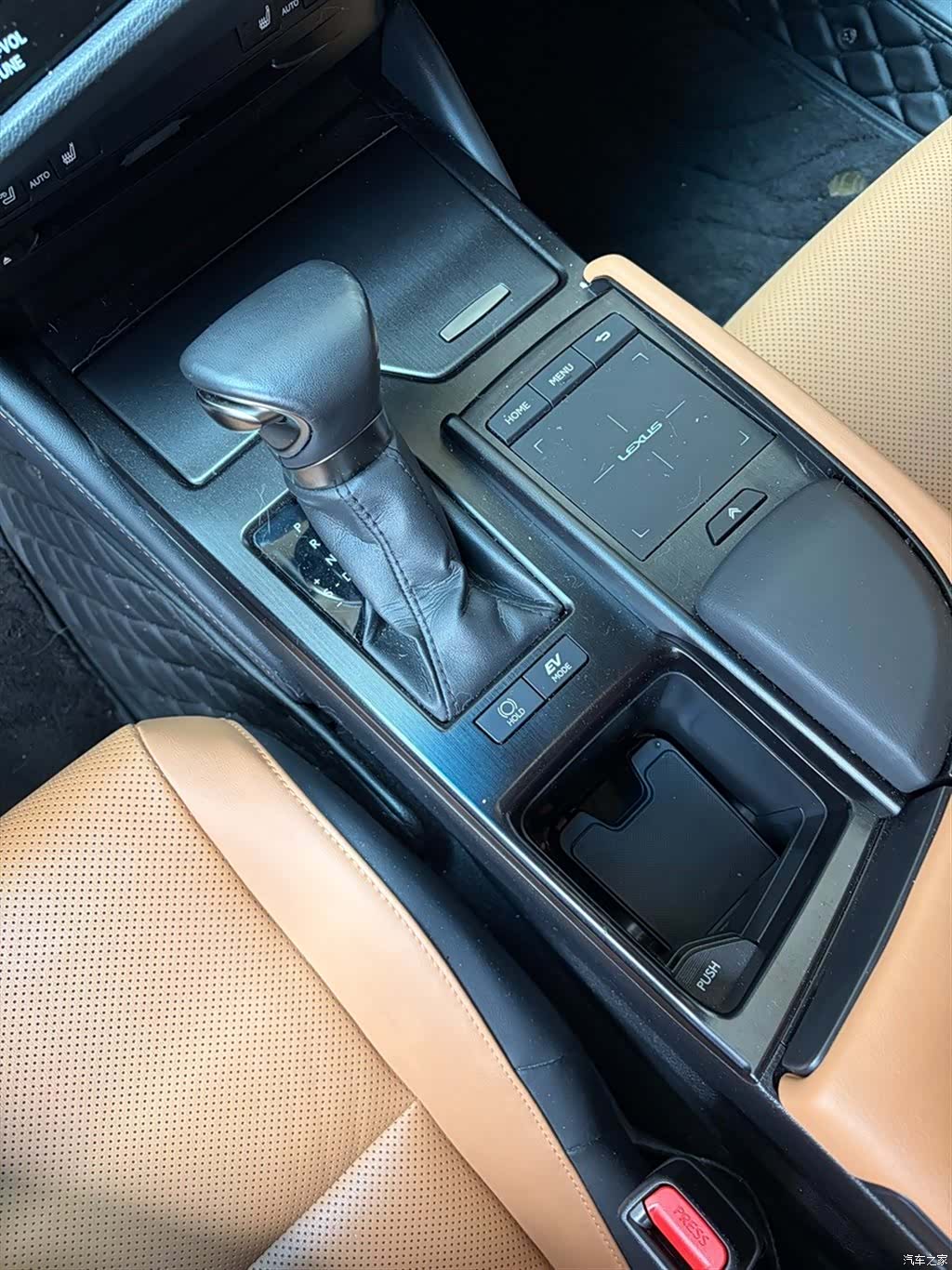 Lexus ES, 2022 14