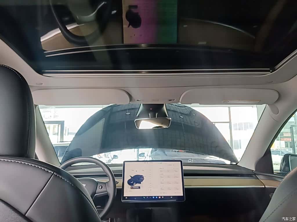 Tesla Model Y, 2023 18