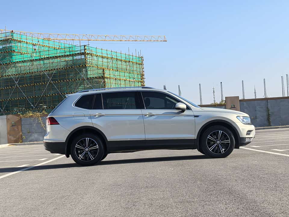 Volkswagen Tiguan L
