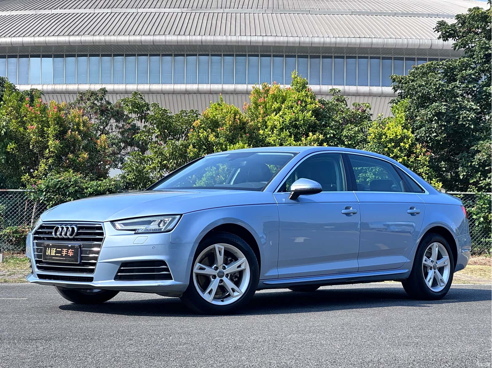 Audi A4L, 2018 1