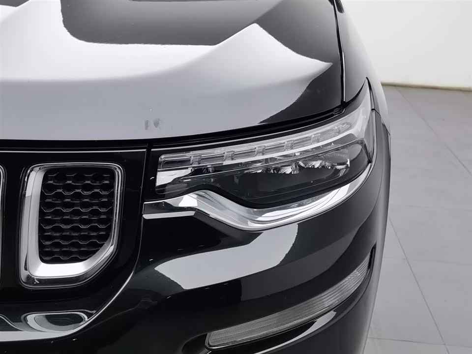 Jeep Grand Commander