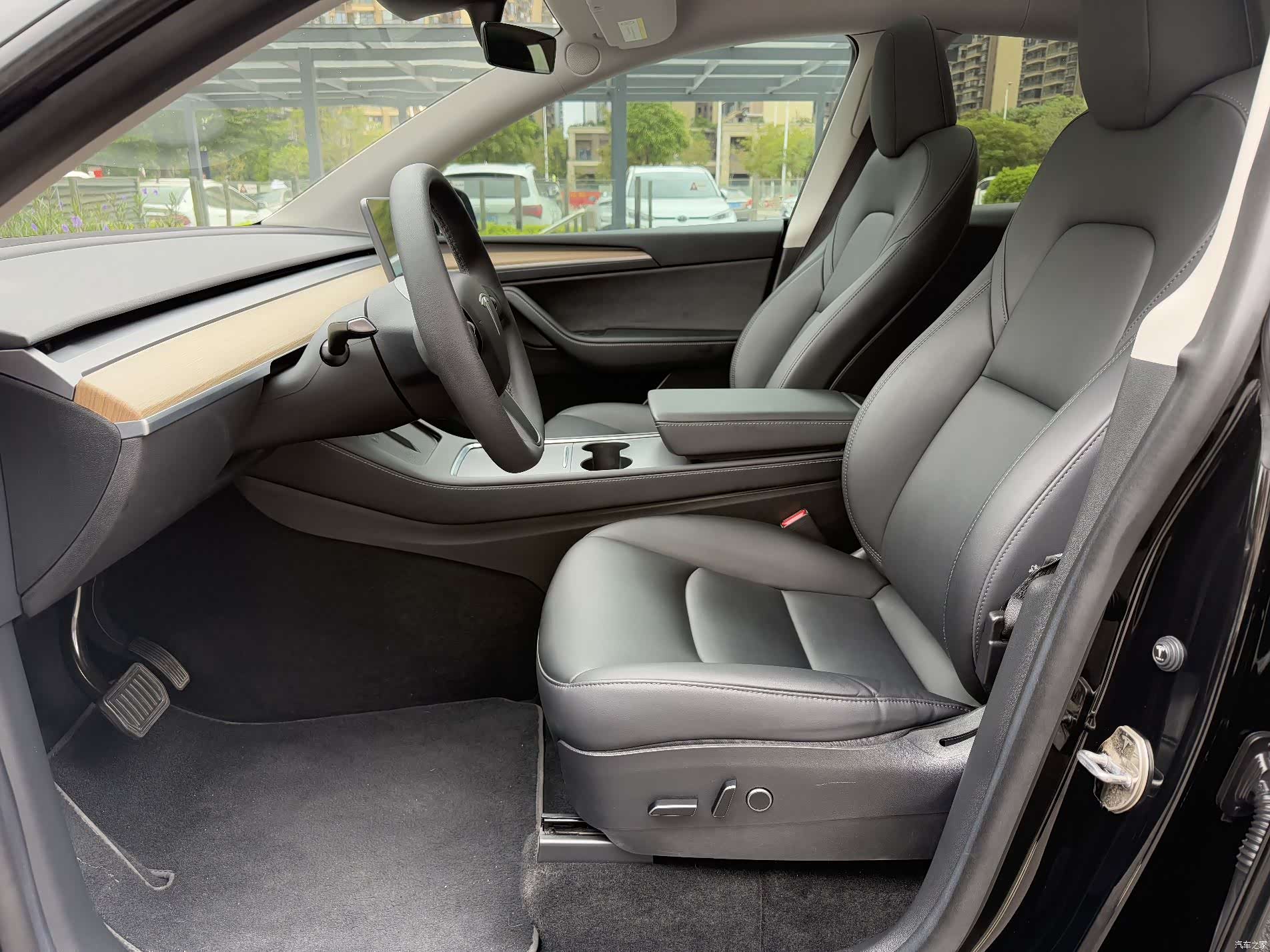 Tesla Model Y, 2022 15