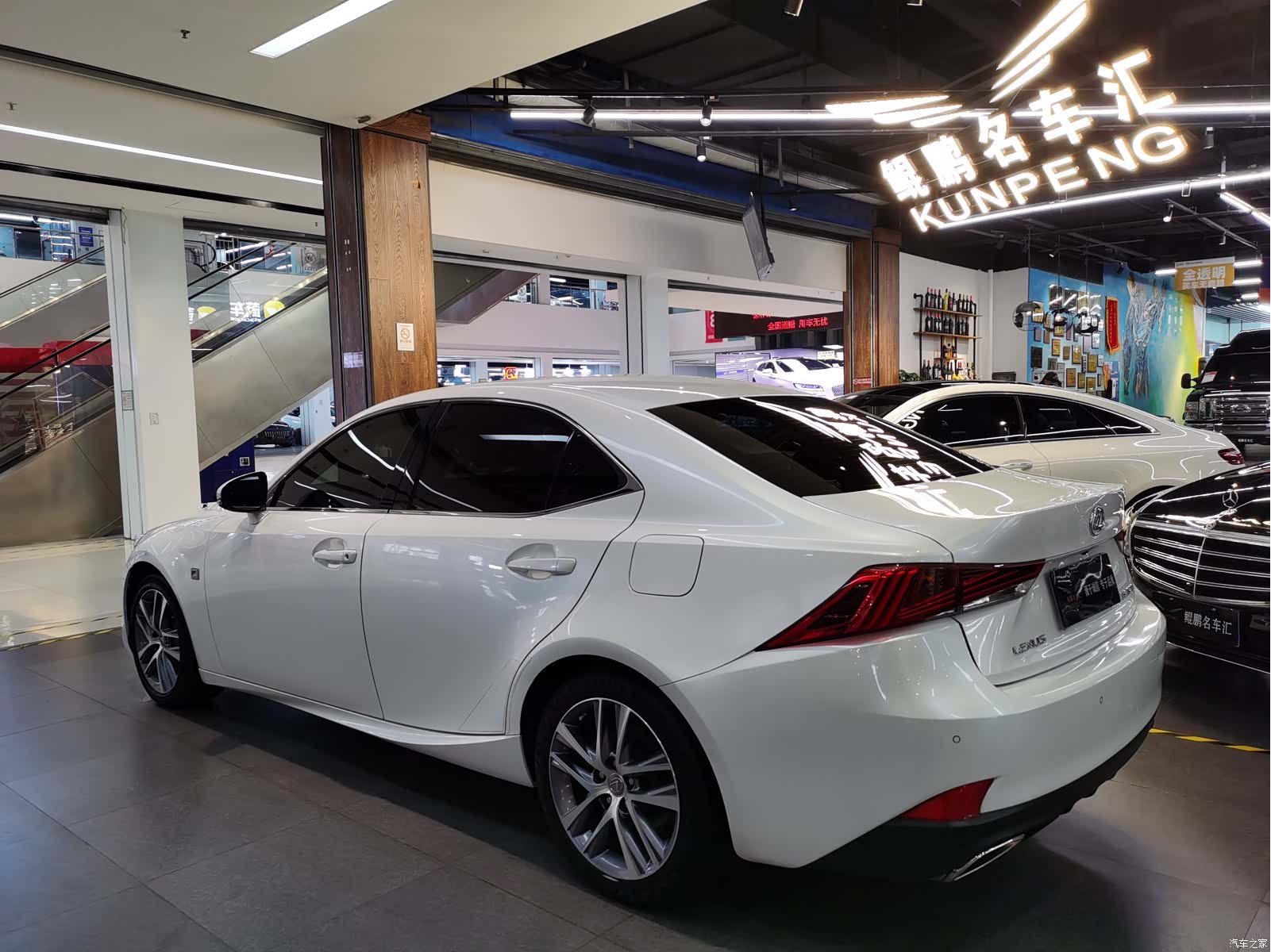 Lexus IS, 2017 3