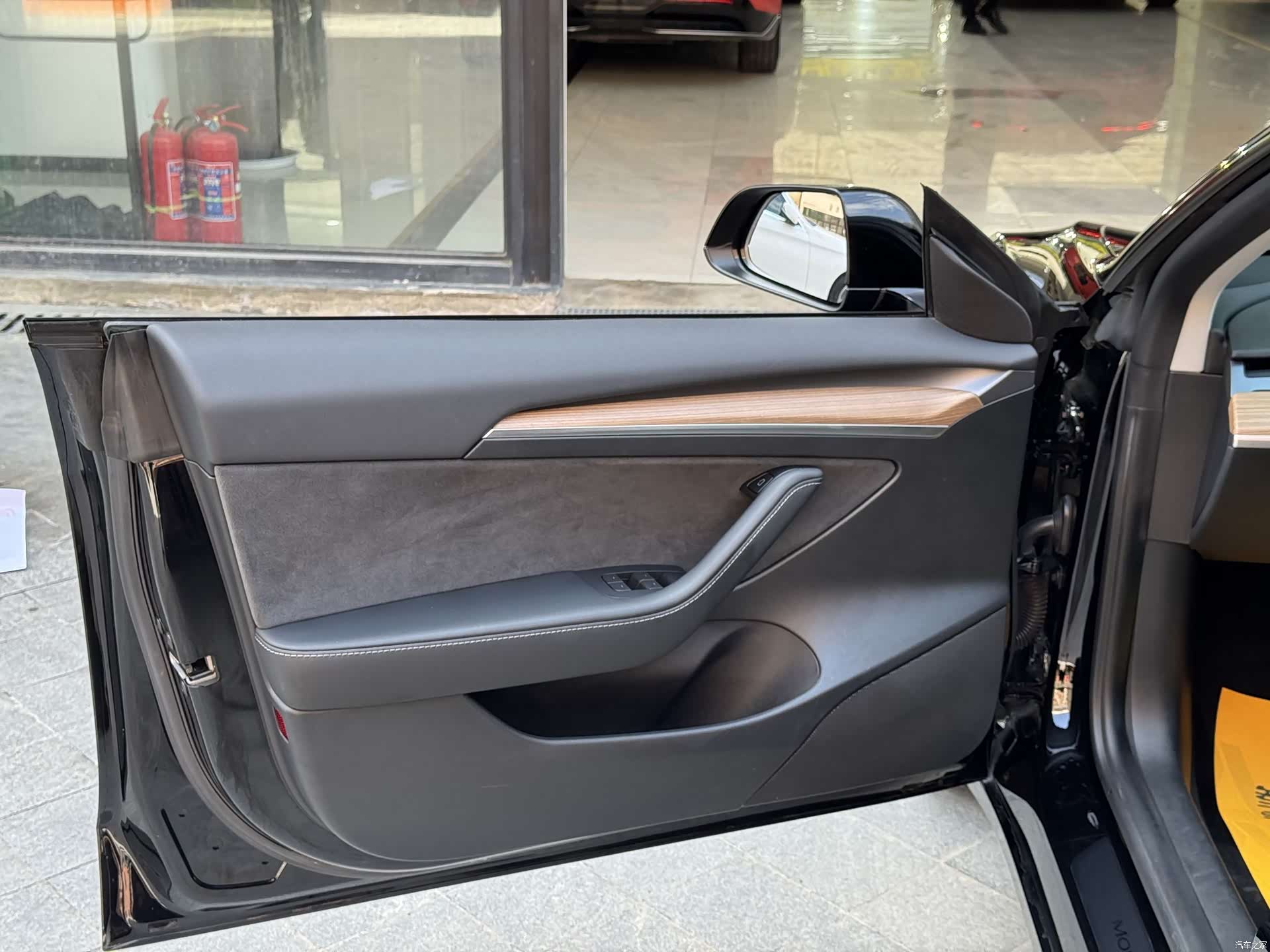 Tesla Model 3, 2023 14