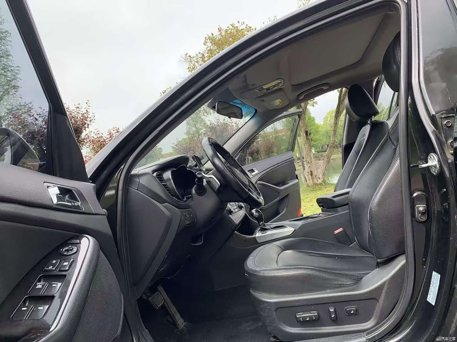 Kia K5, 2011 10