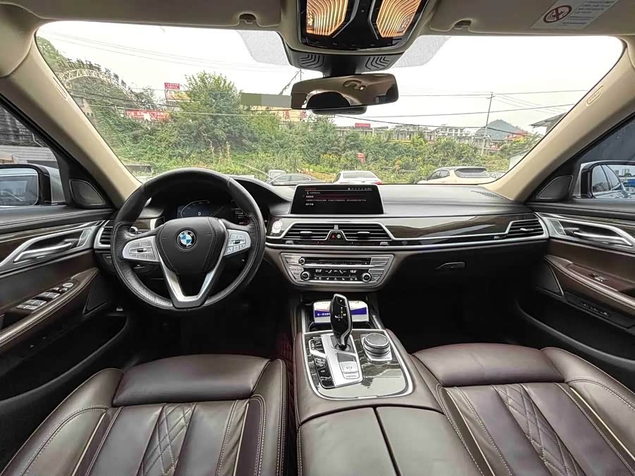 BMW 7-Series 2019, фото 5