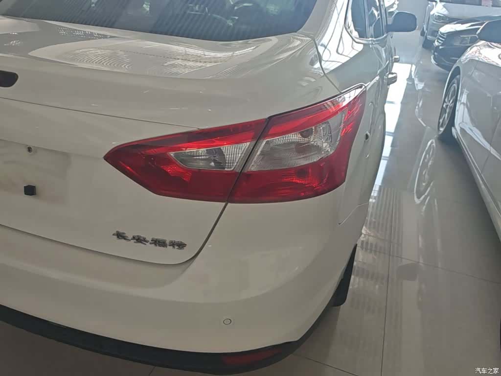 Ford Focus, 2015 8