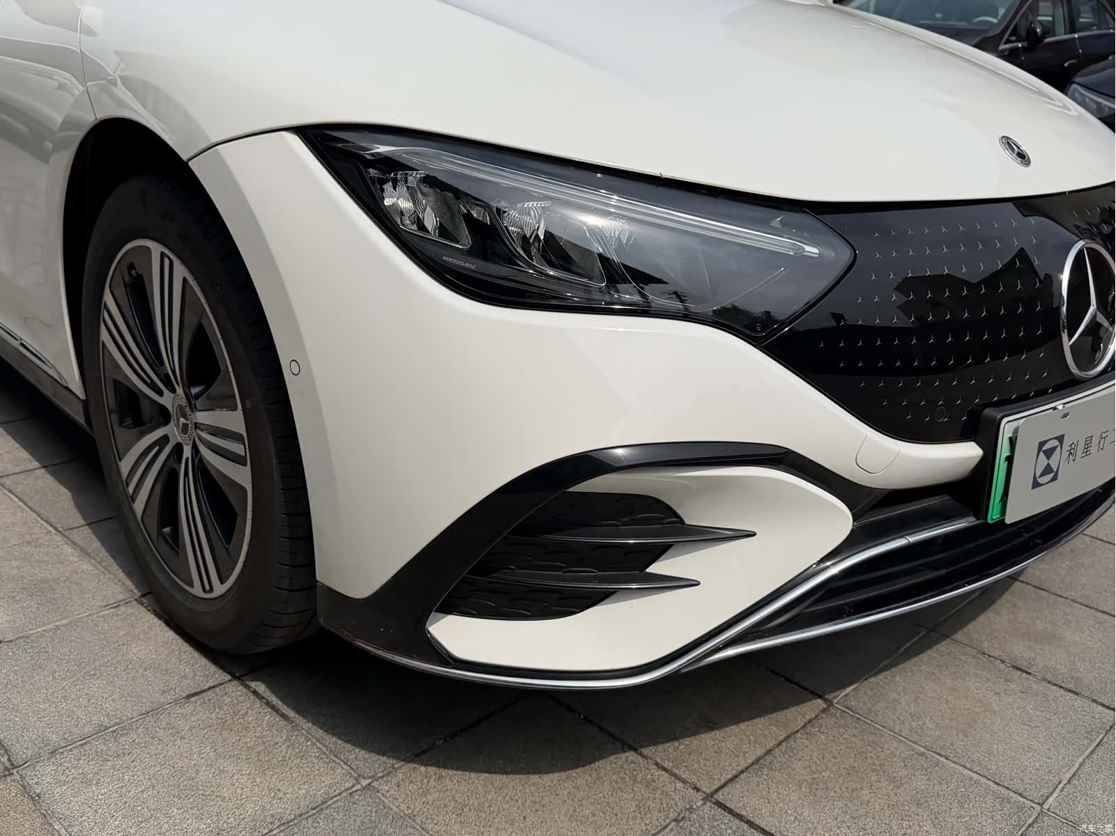 Mercedes-Benz EQE, 2025 13
