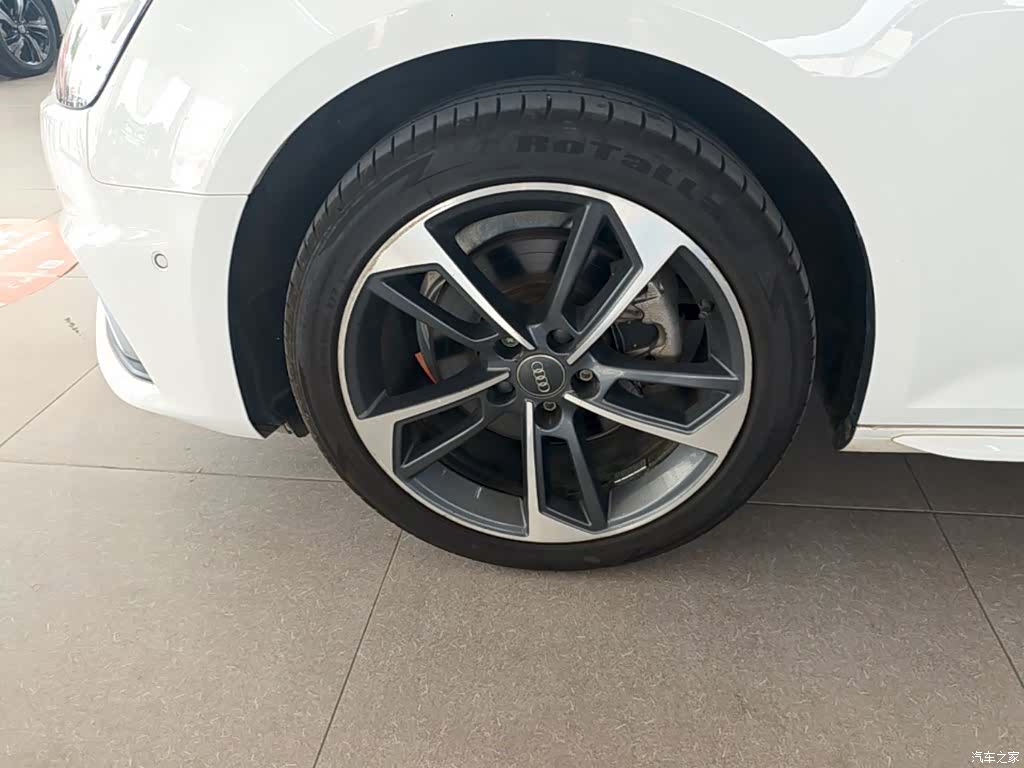Audi A4L, 2020 23