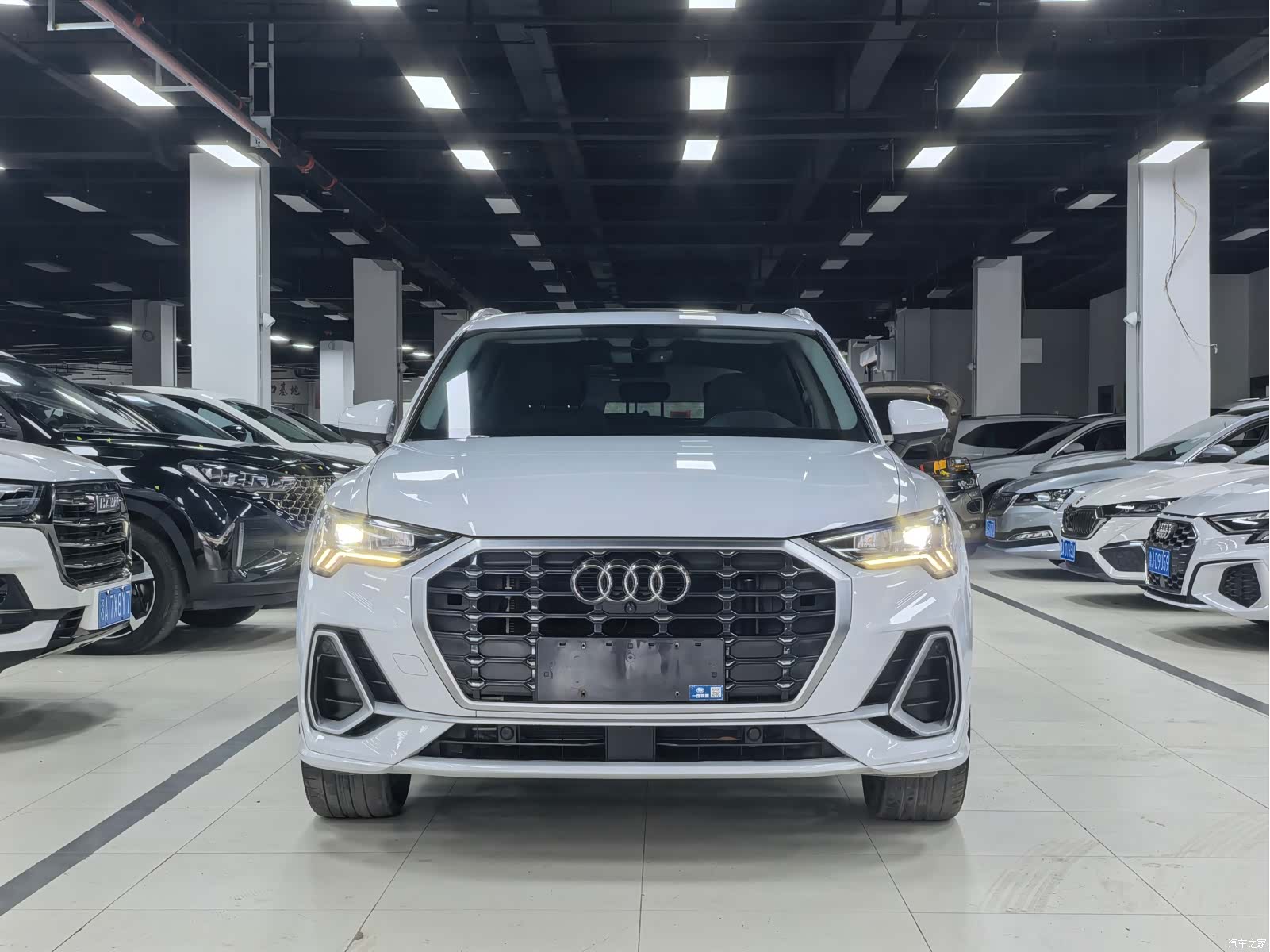 Audi Q3, 2023 2