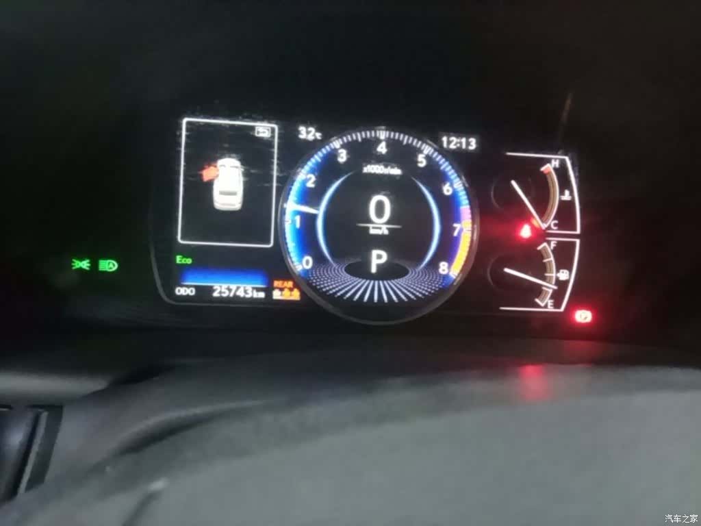 Lexus ES, 2025 12