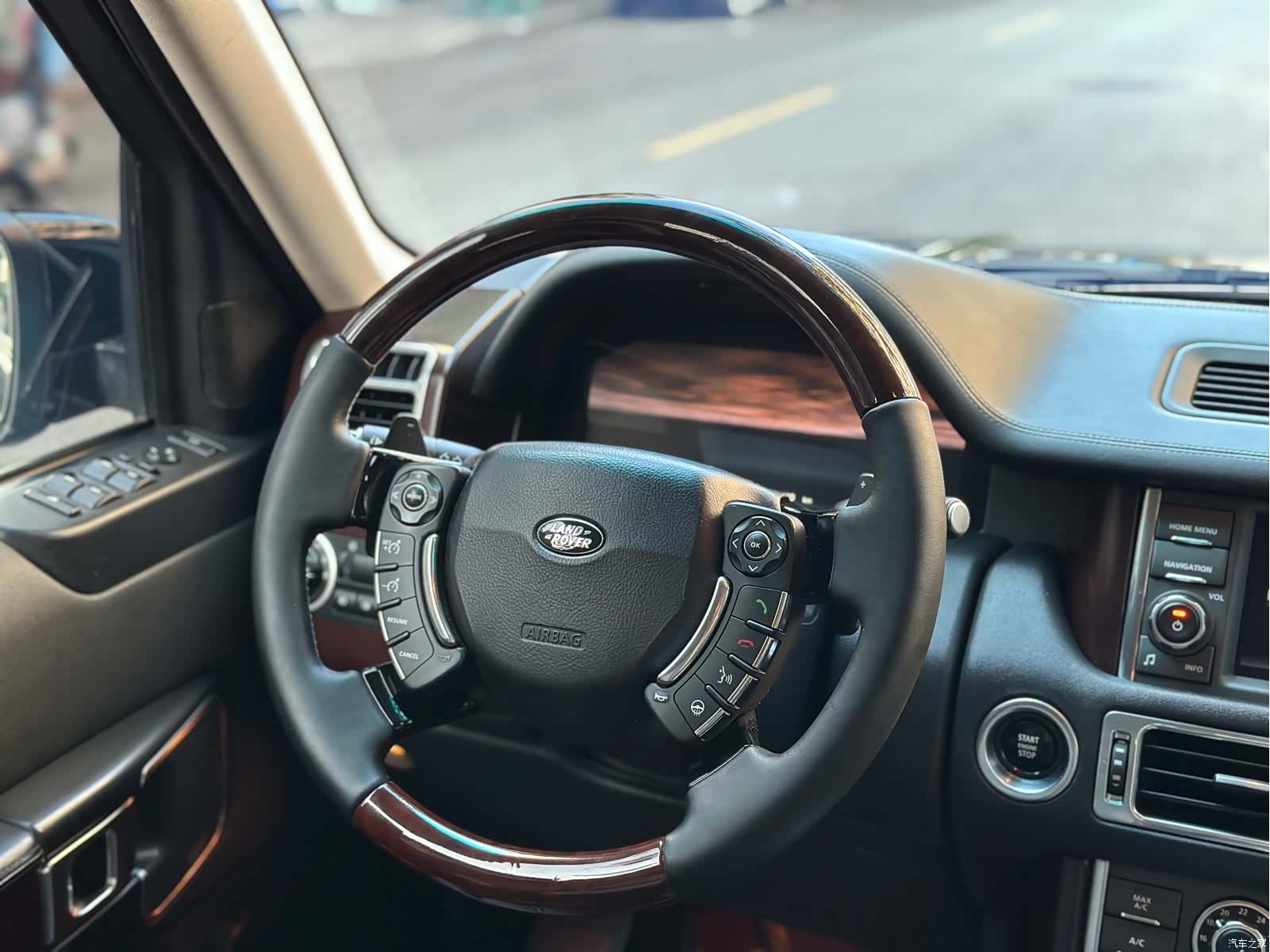 Land Rover Range Rover, 2011 17