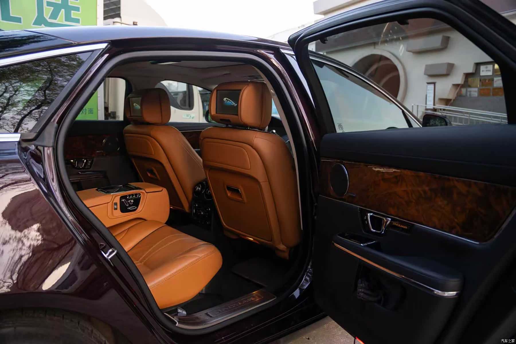 Jaguar XJ, 2015 9