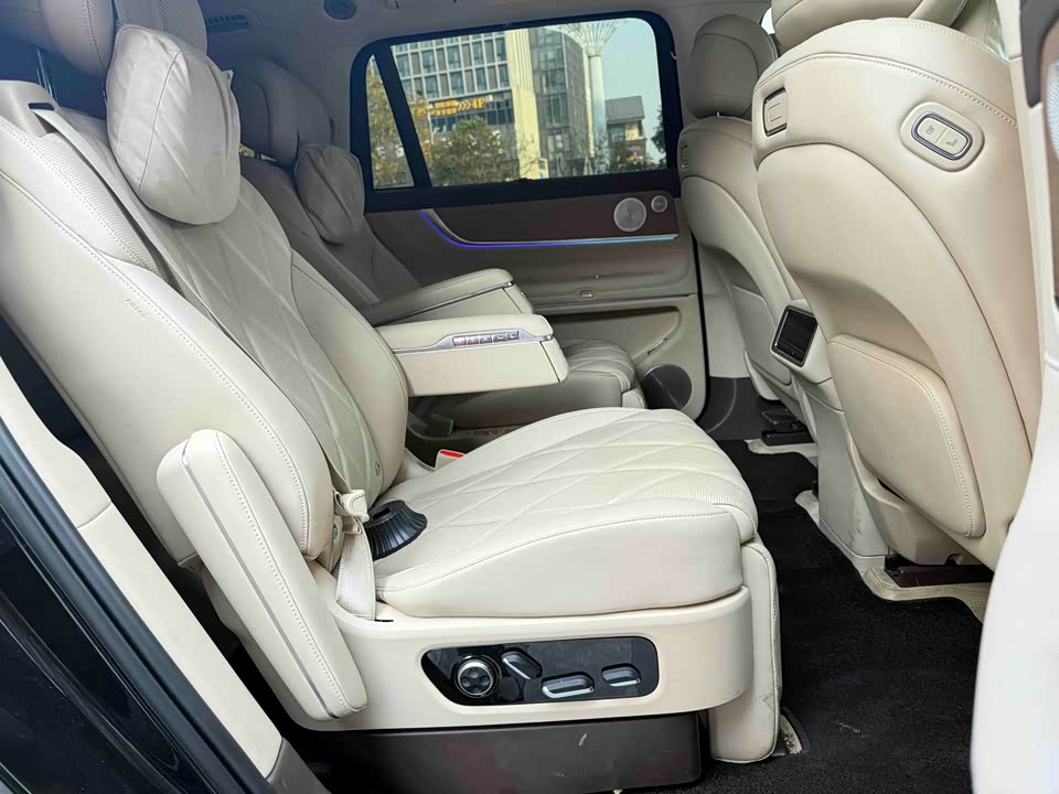 AITO Ask the world M9