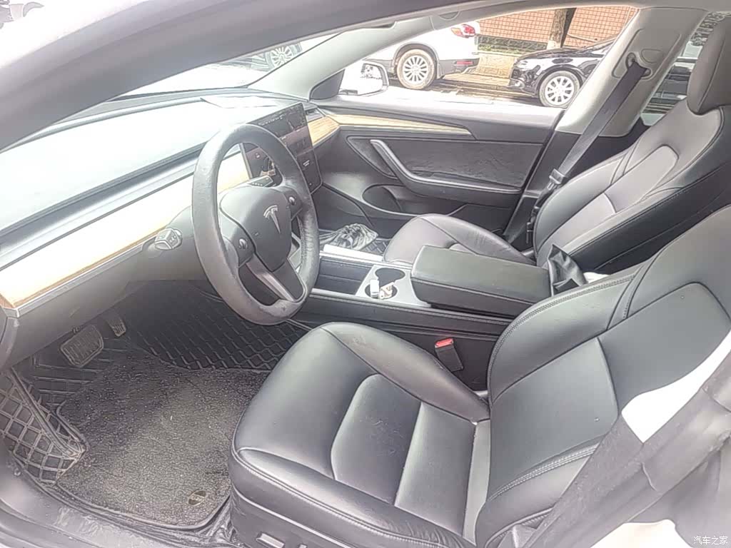 Tesla Model 3, 2022 15