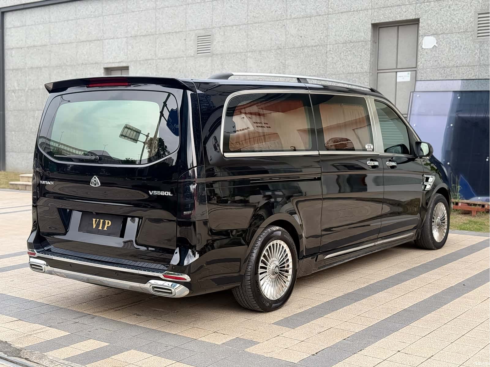 Mercedes-Benz 7, 2023 6