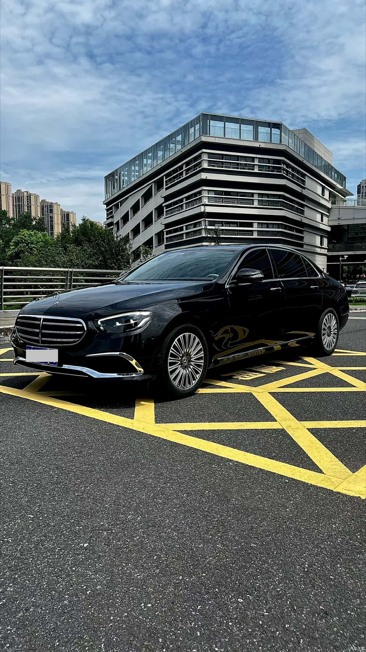 Mercedes-Benz E-Class, 2023 1