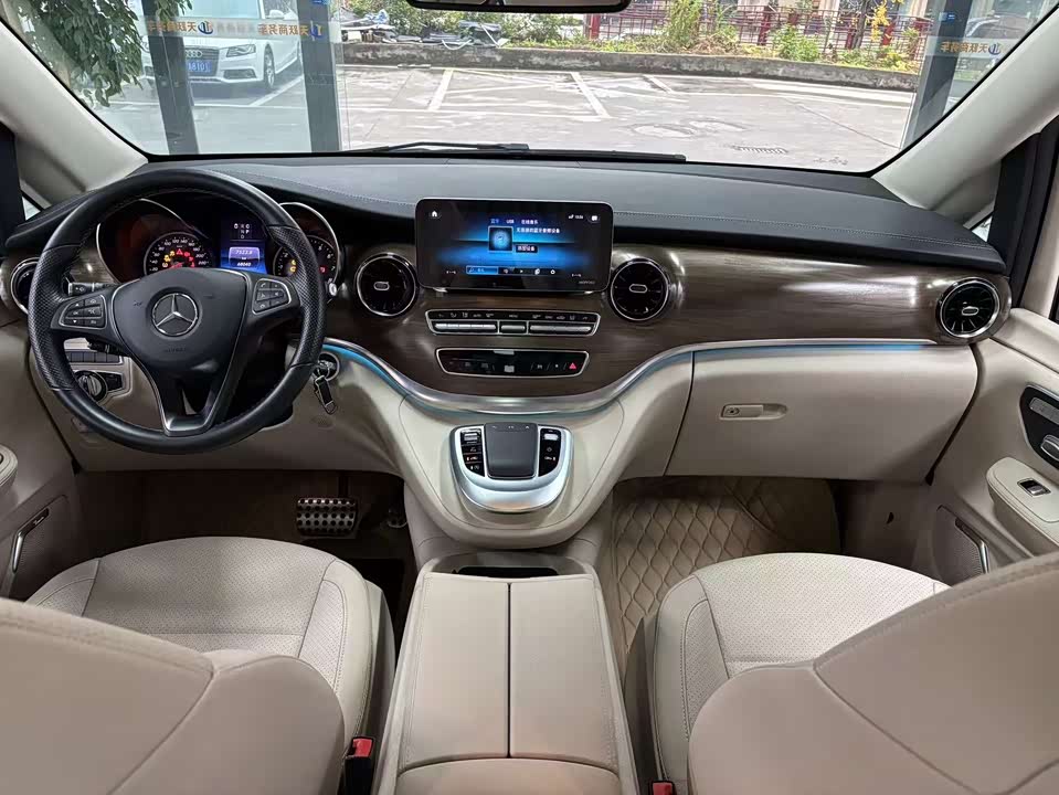 Mercedes-Benz V-class