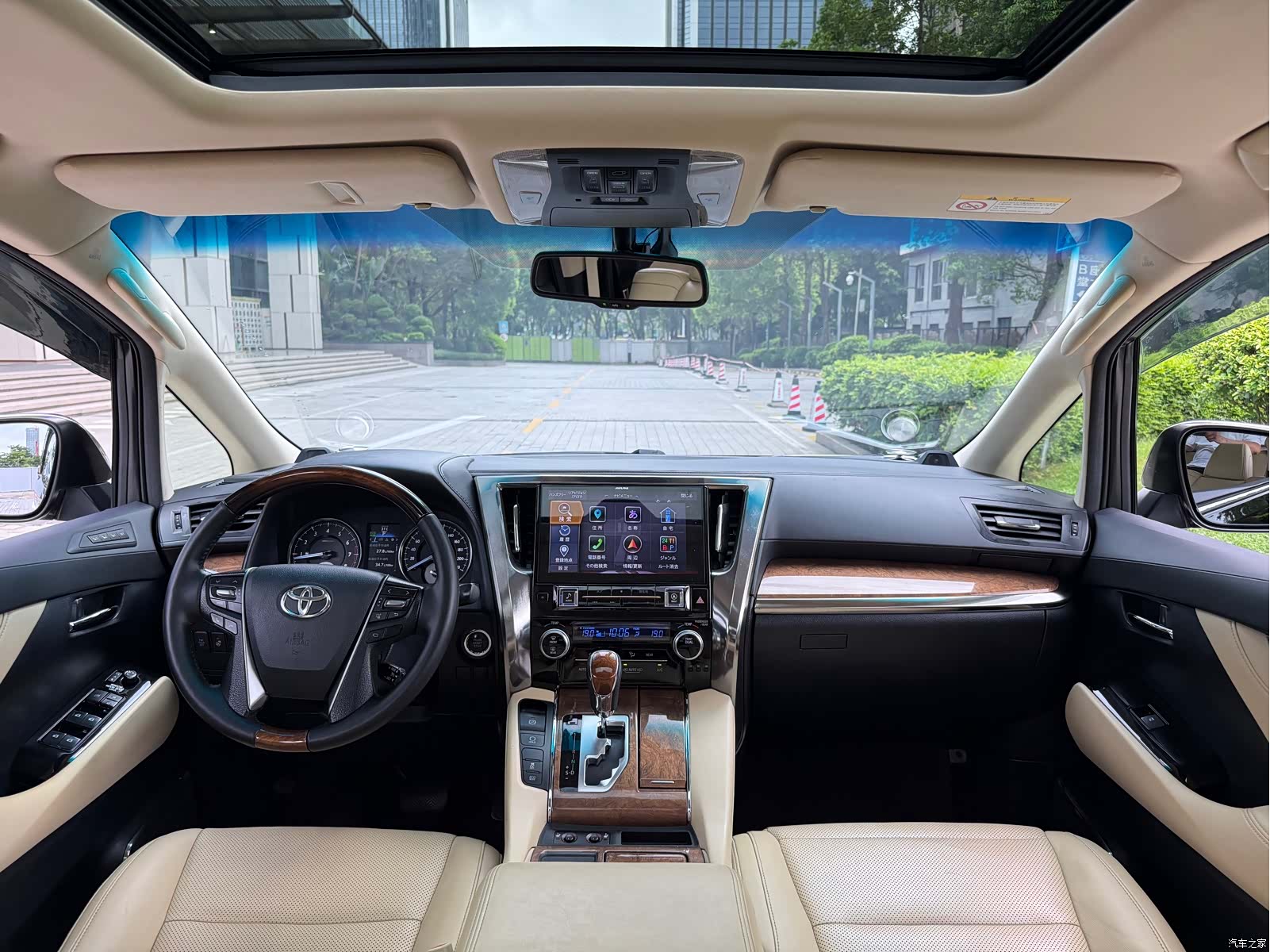 Toyota Alphard, 2018 6