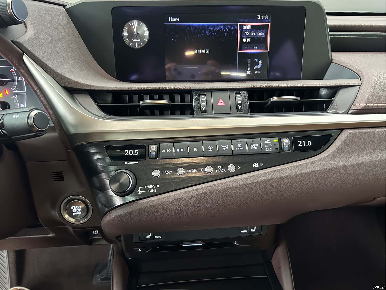 Lexus ES, 2018 26