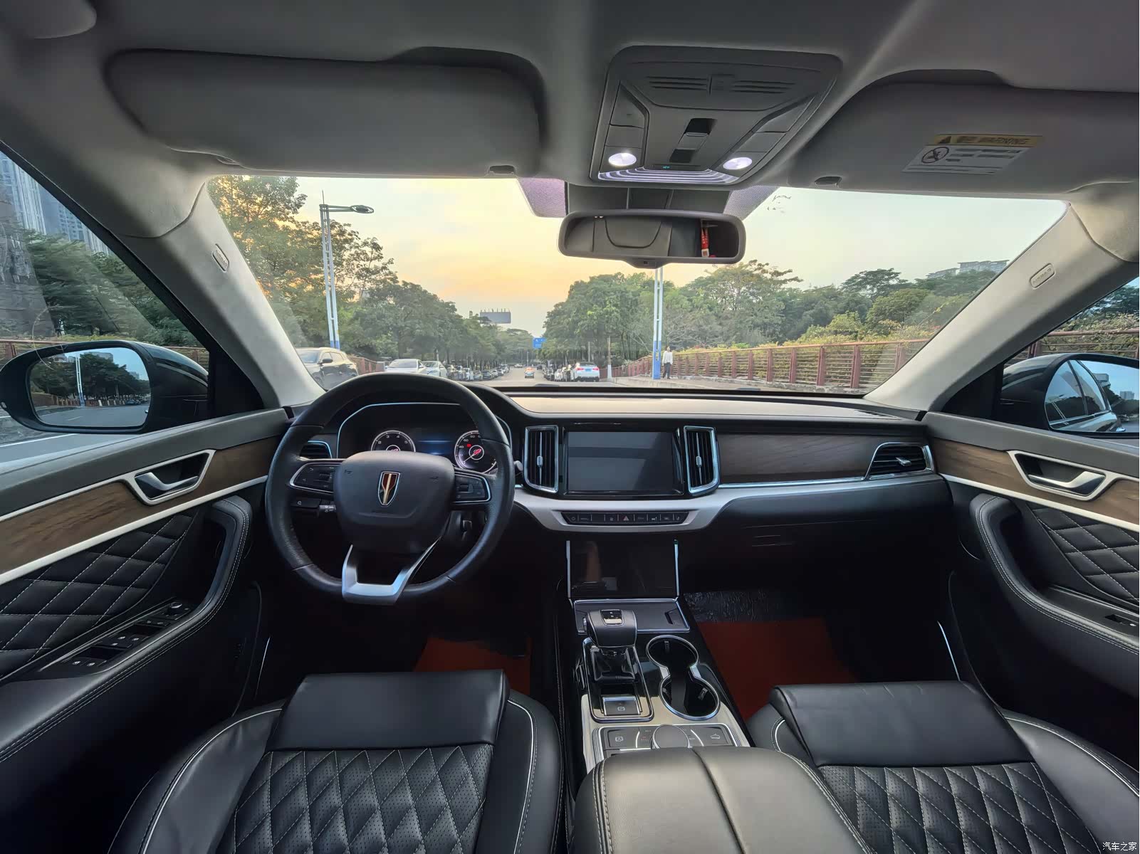 Hongqi HS7, 2021 9
