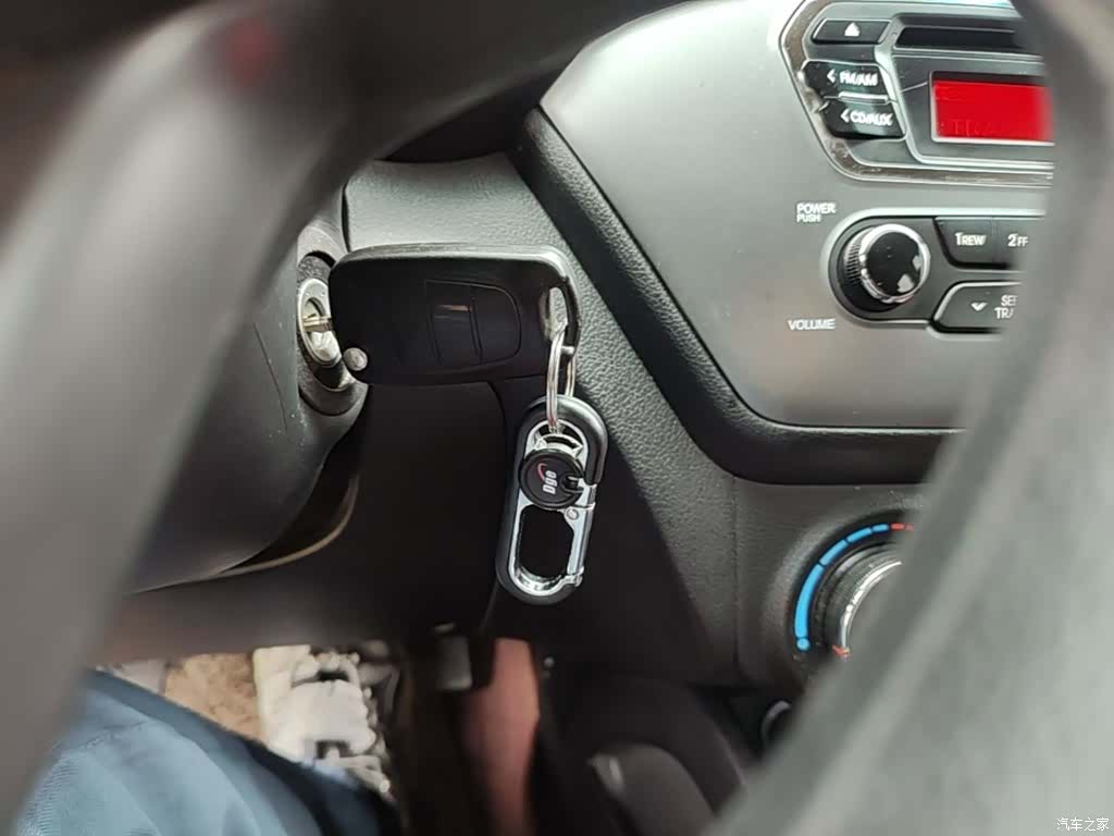 Kia K2, 2014 9
