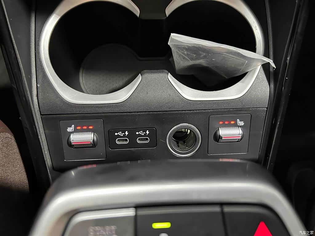 BMW X1, 2024 все фото