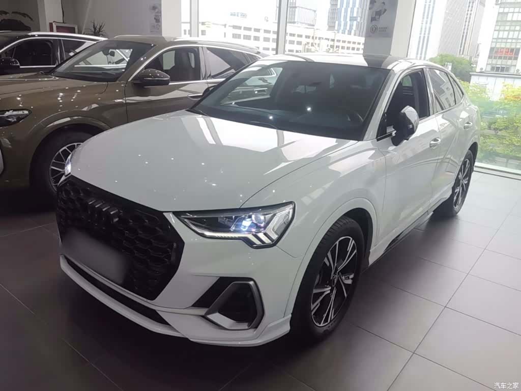 Audi Q3, 2023 1
