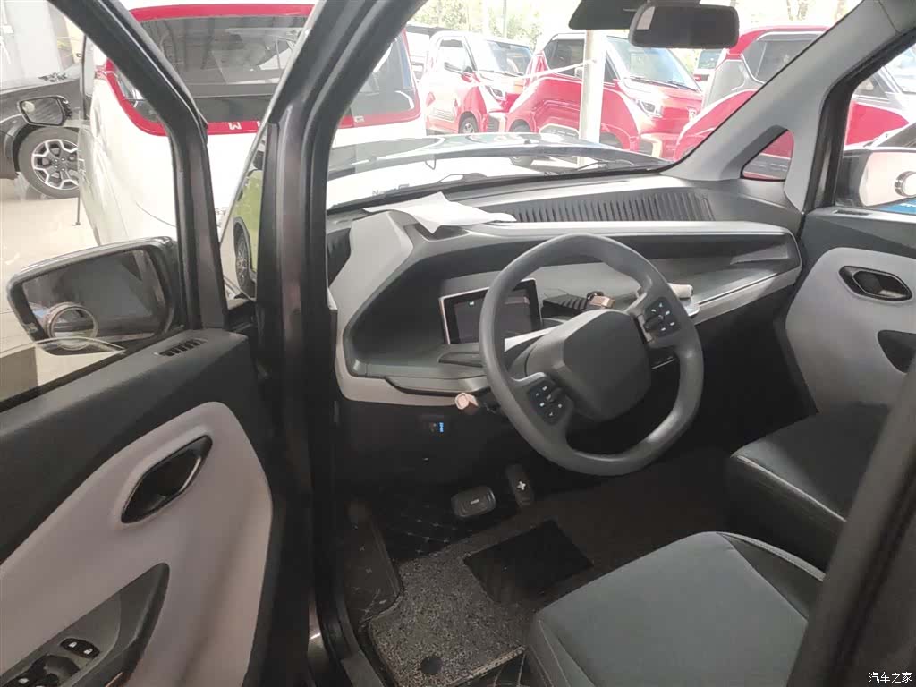 Wuling NanoEV, 2022 10