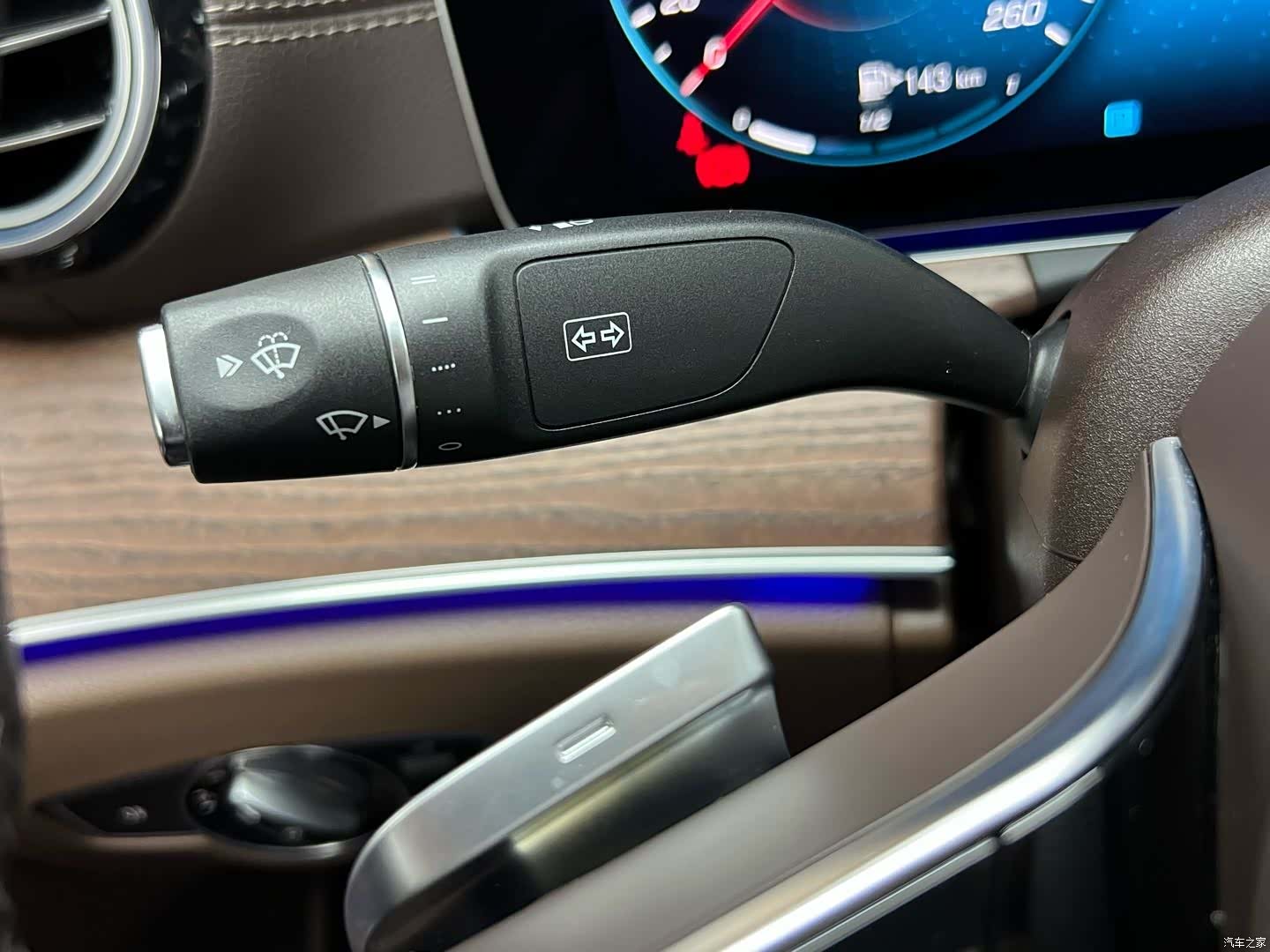 Mercedes-Benz E-Class, 2022 24