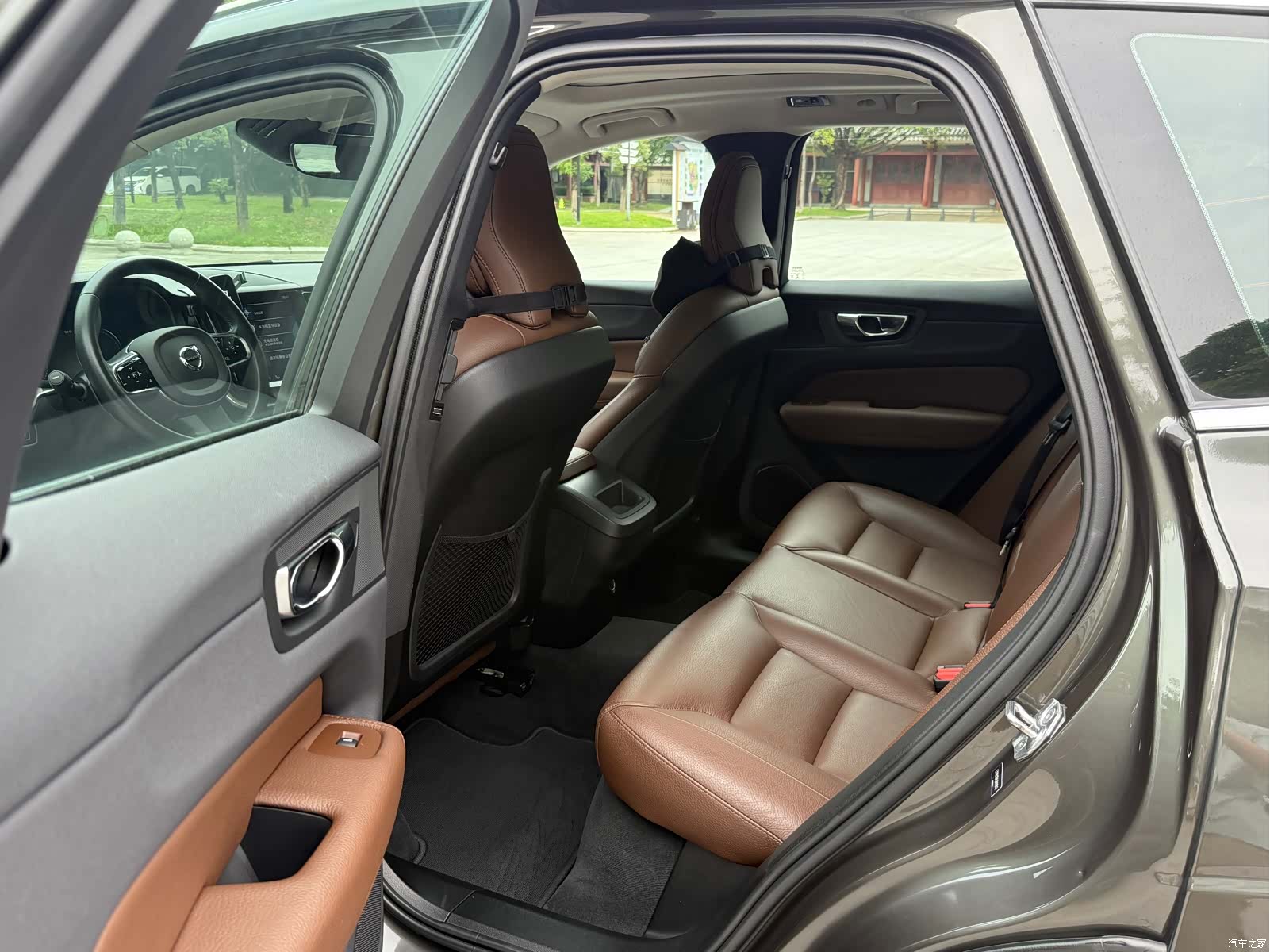 Volvo XC60, 2019 все фото