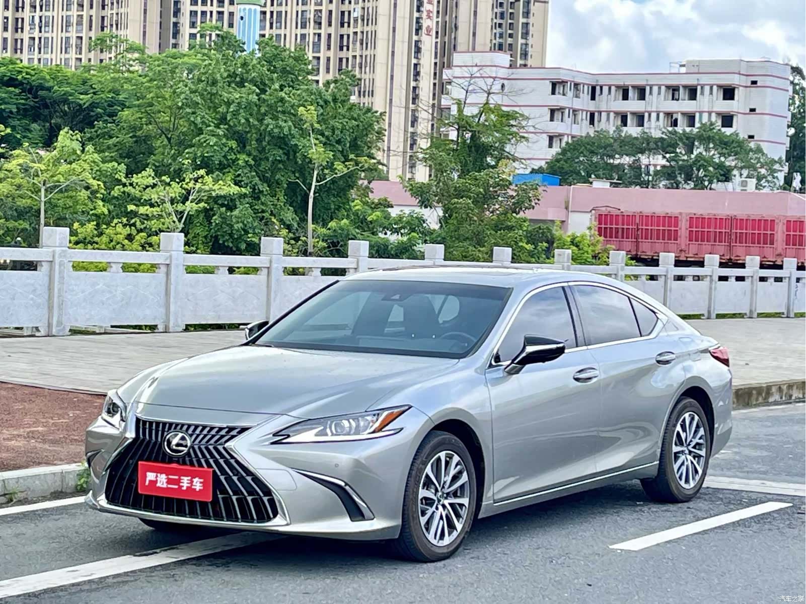 Lexus ES, 2023 1