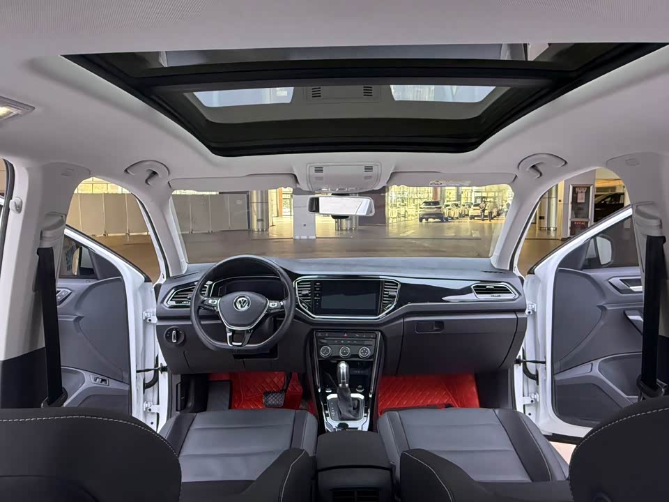 Volkswagen T-ROC exploring Songs