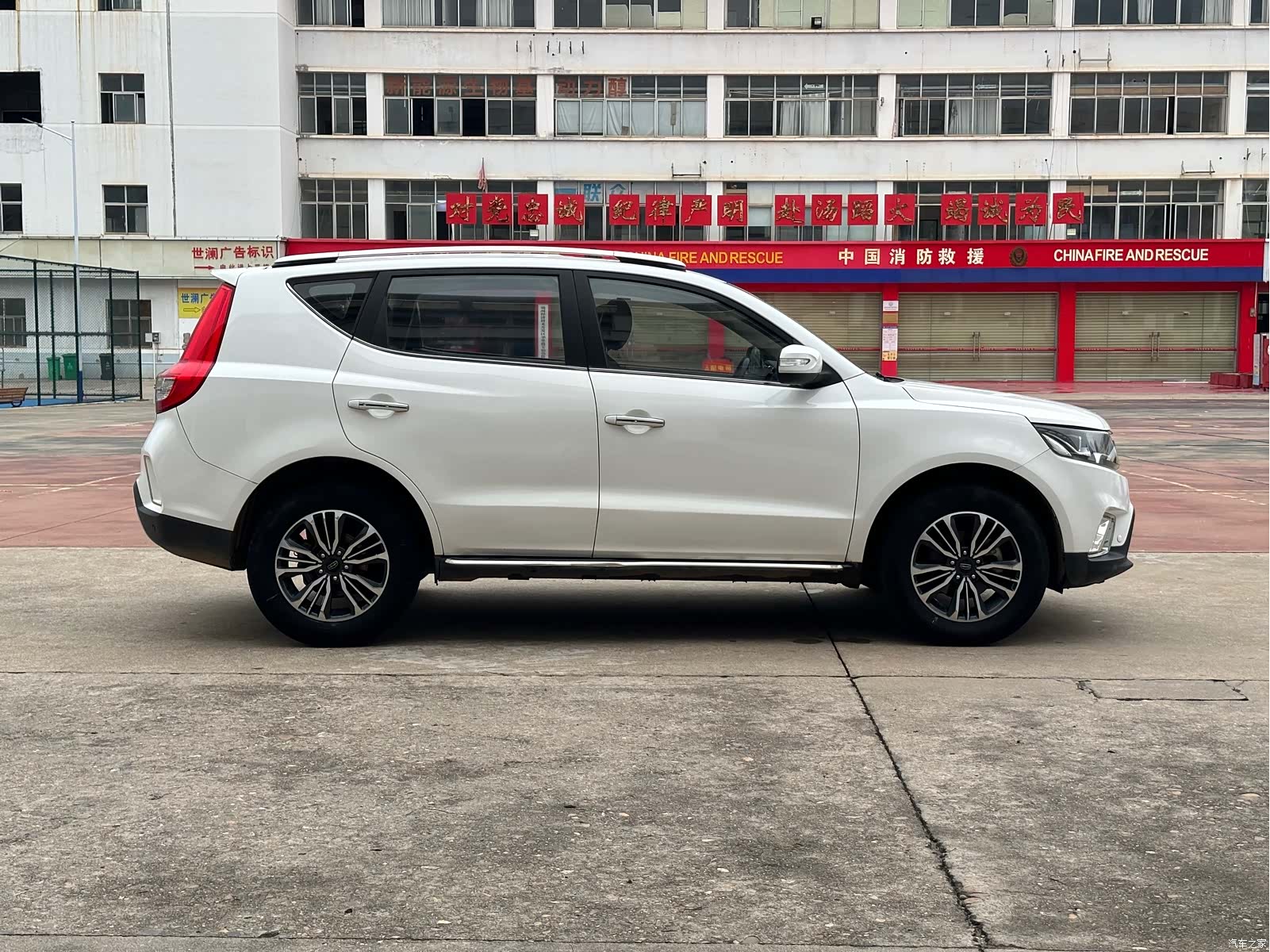 Geely X6, 2016 7