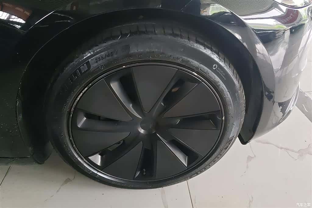 Tesla Model 3, 2024 6