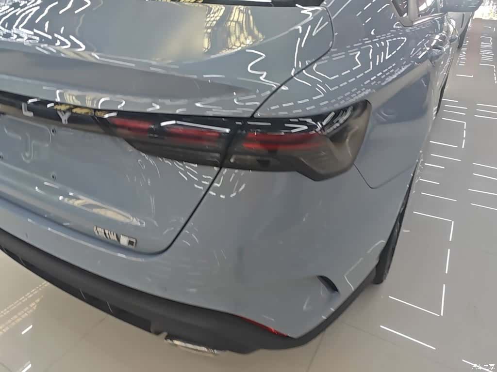 Geely Binray, 2026 8