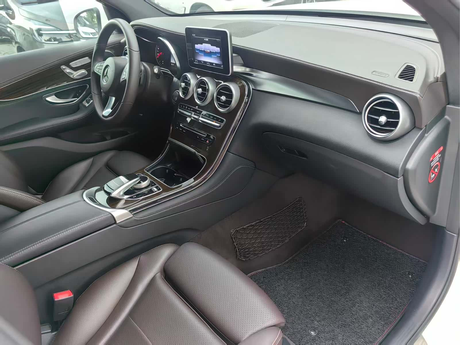 Mercedes-Benz GLC, 2018 12