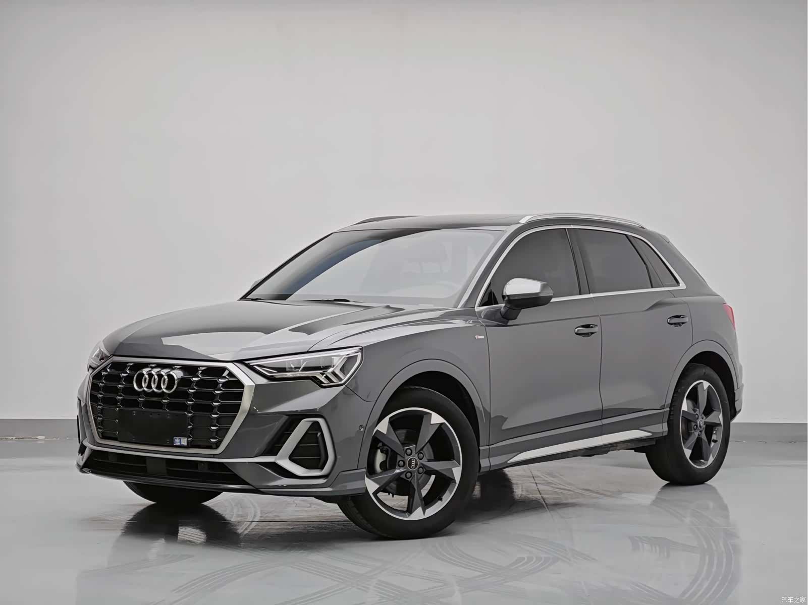Audi Q3, 2023 1
