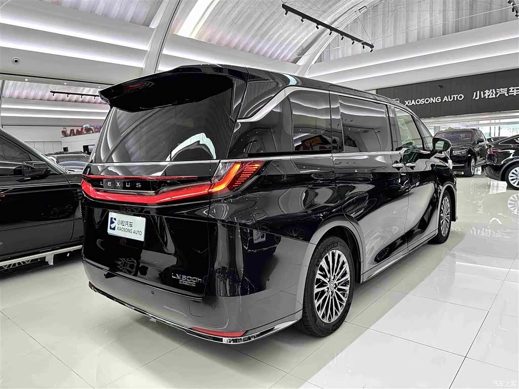 Lexus LM, 2026 4