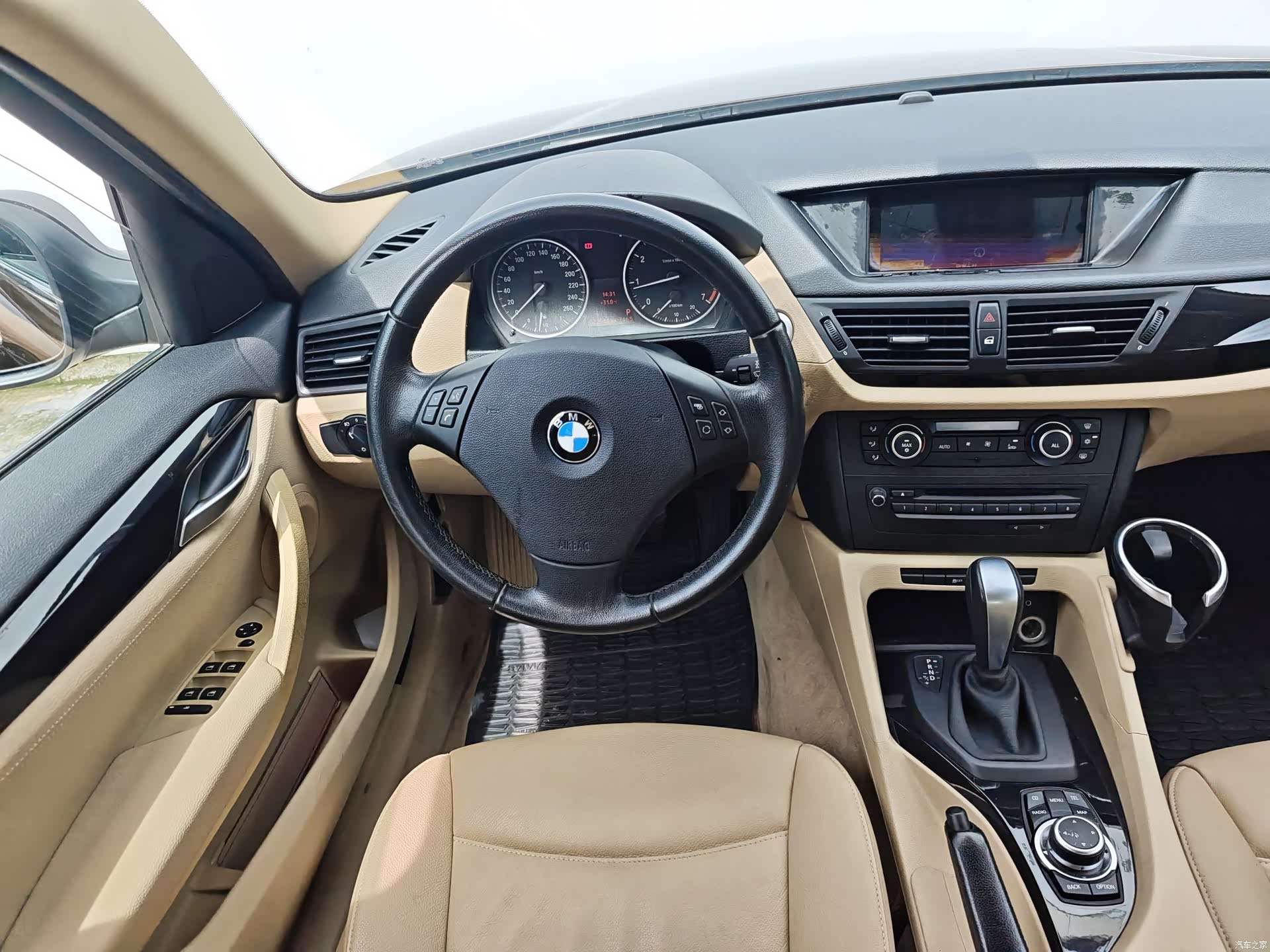 BMW X1, 2011 10