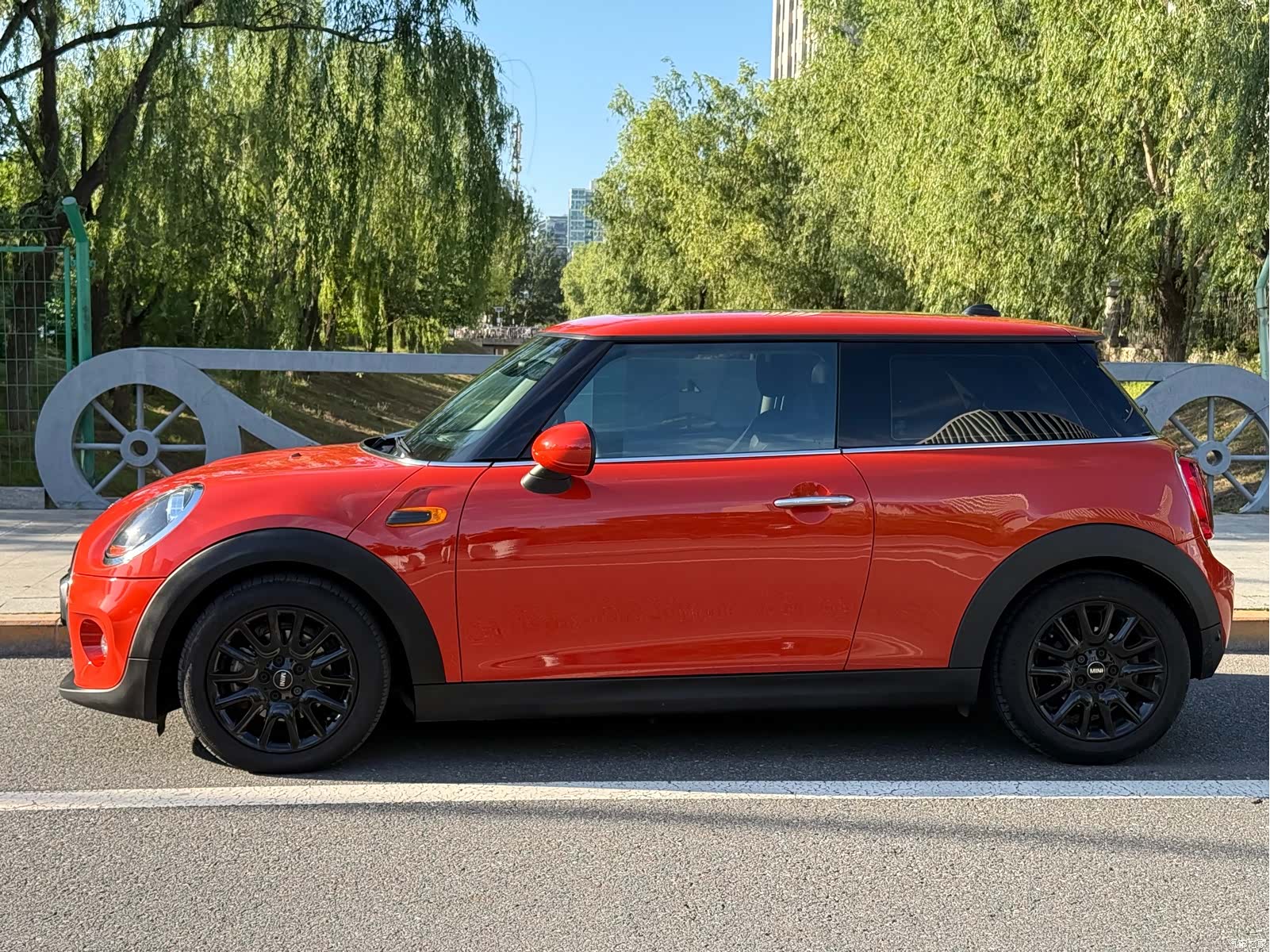 Mini ONE, 2019 4