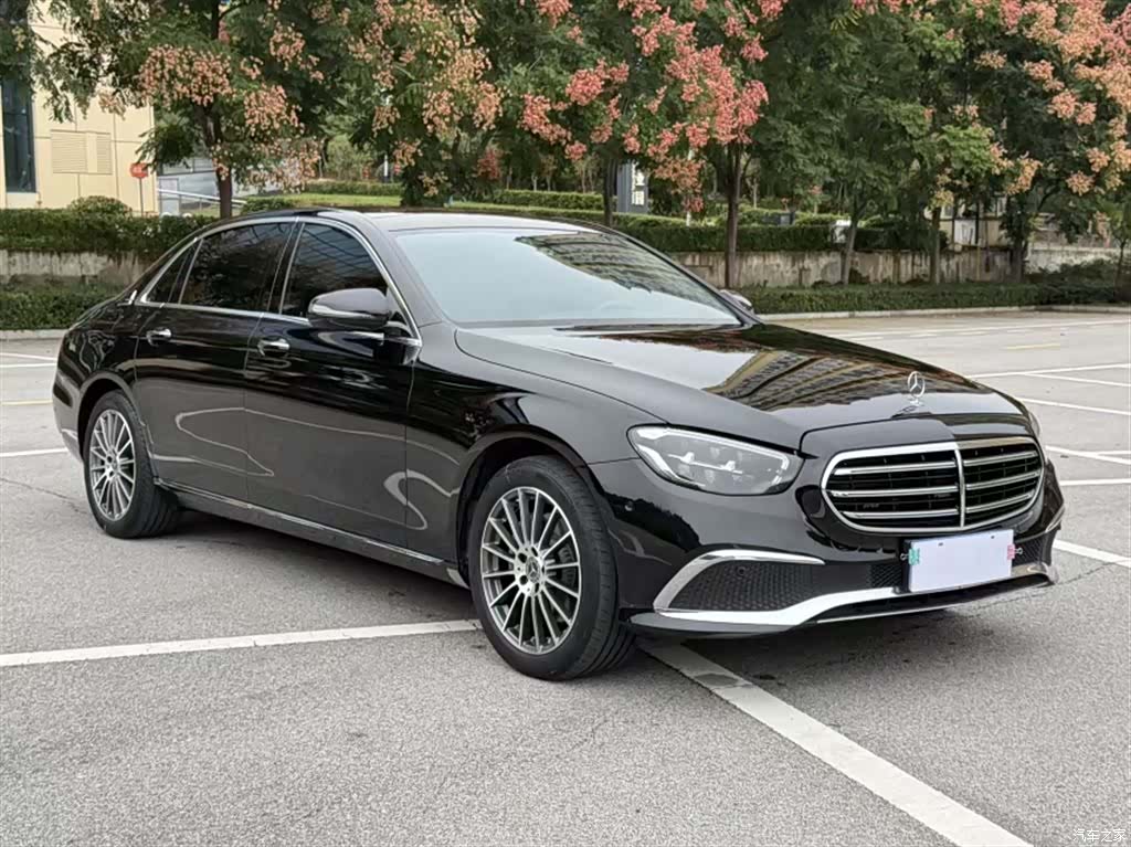 Mercedes-Benz E-Class, 2022 24