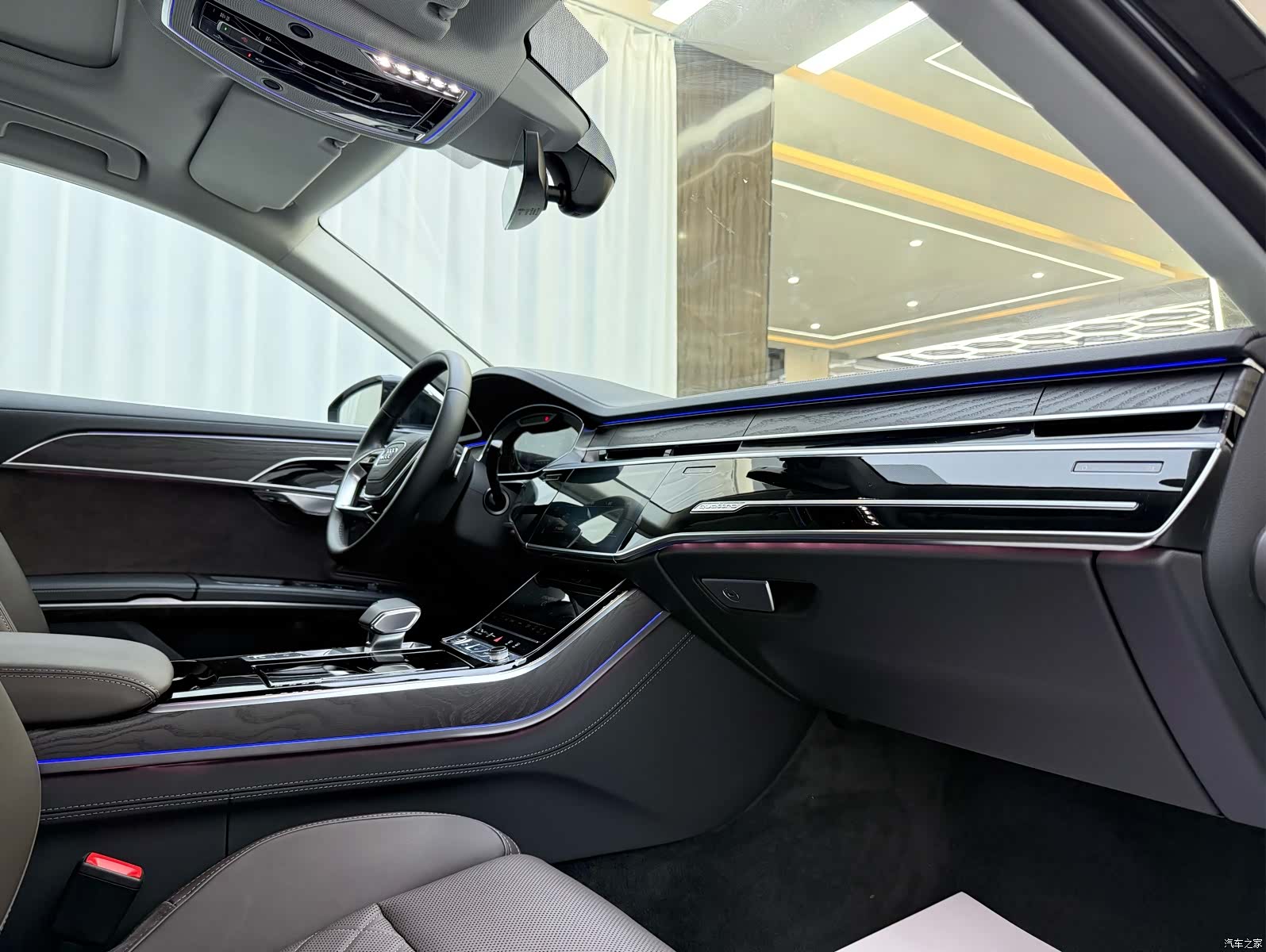 Audi A8L, 2025 7