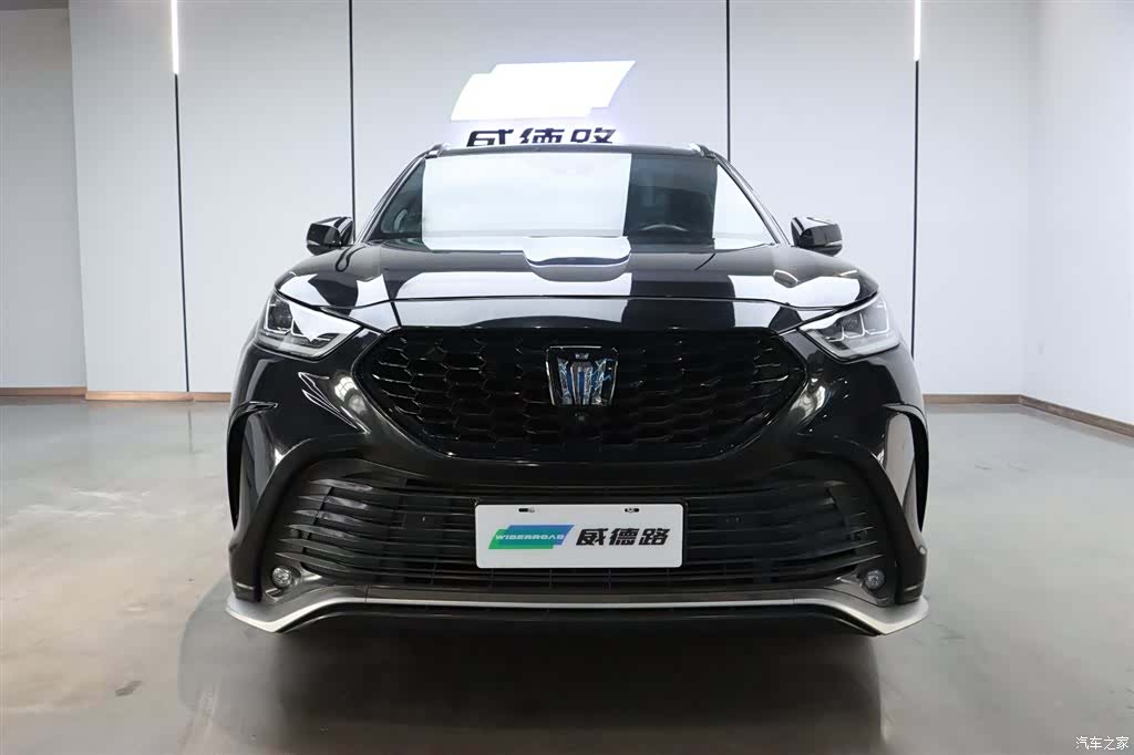 Toyota Crown, 2022 2