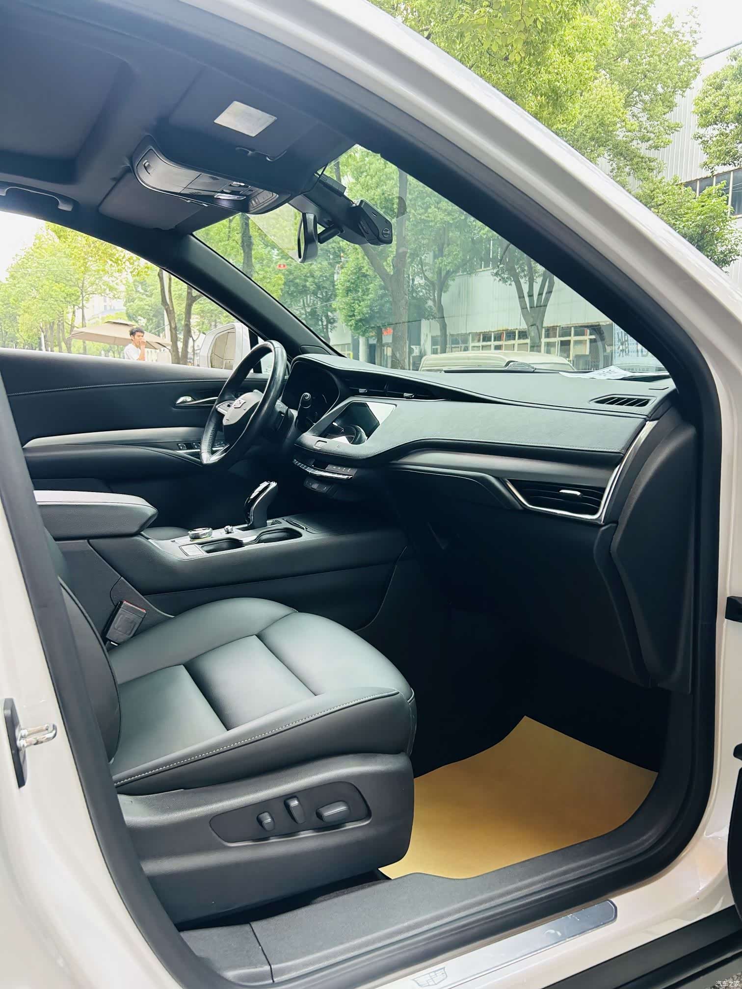 Cadillac XT4, 2020 8