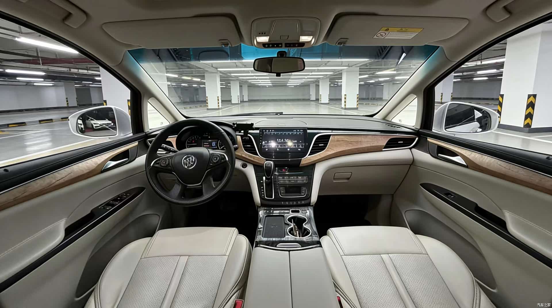 Buick GL8, 2020 9