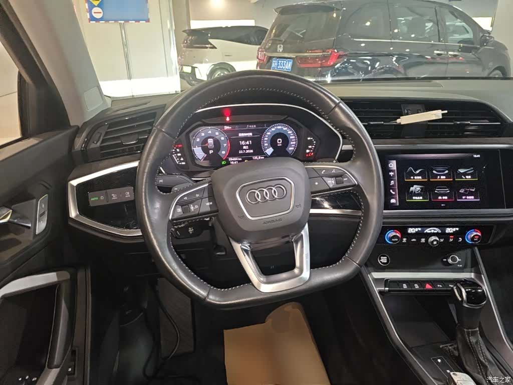 Audi Q3, 2021 11