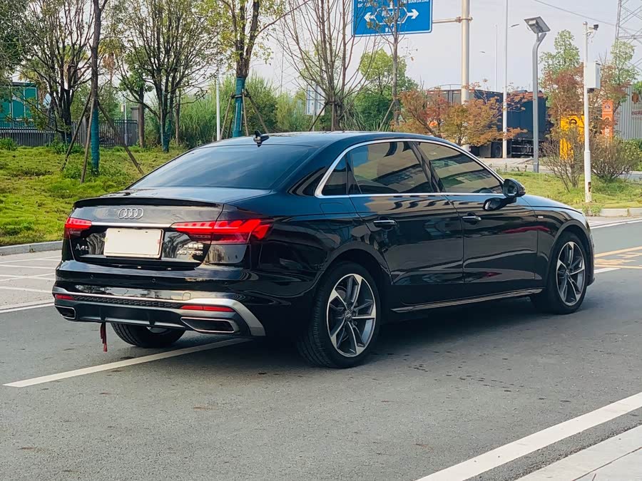 Audi A4L 2021, фото 7